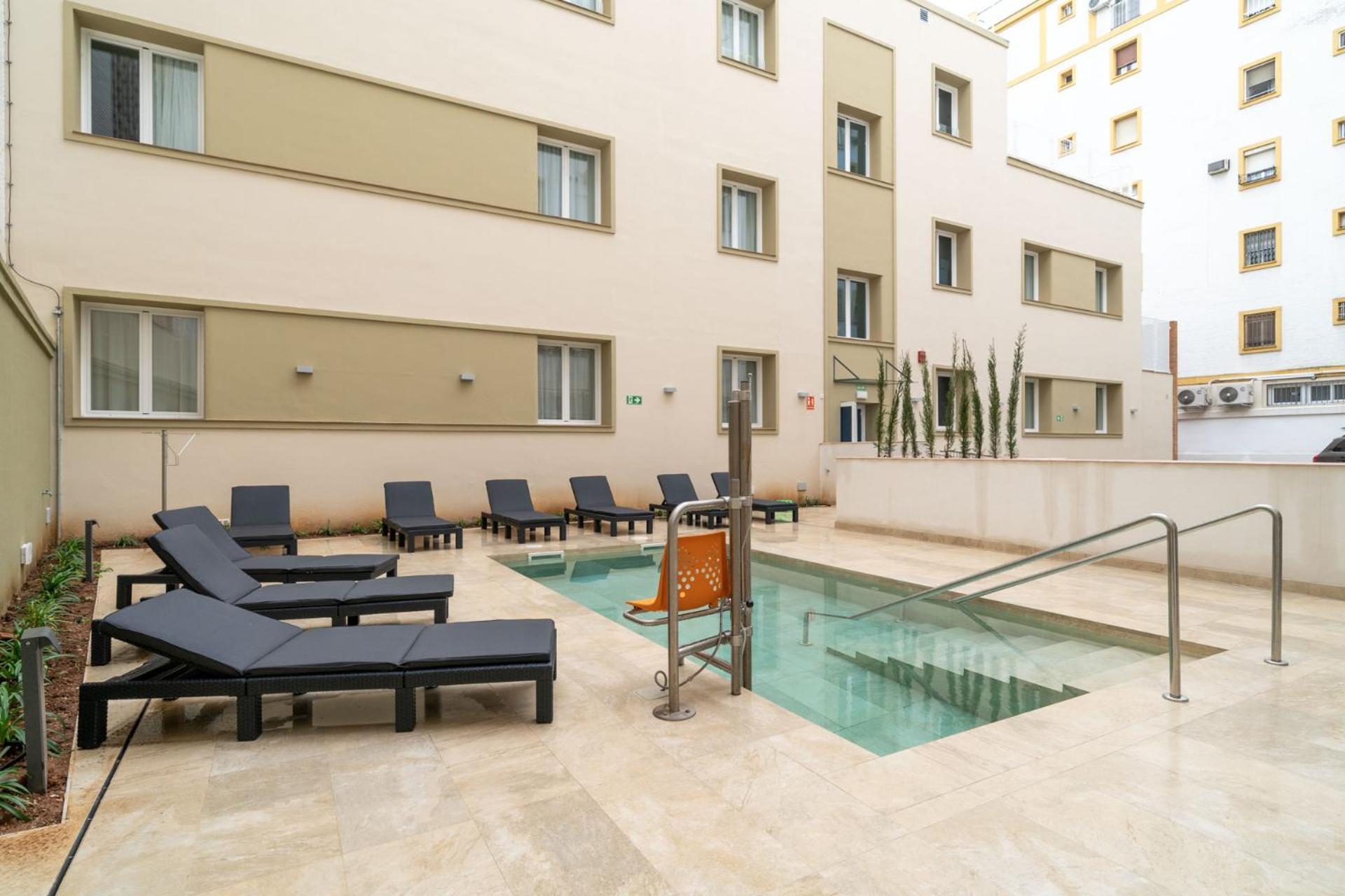 Limehome Sevilla Ronda De Capuchinos Exteriér fotografie